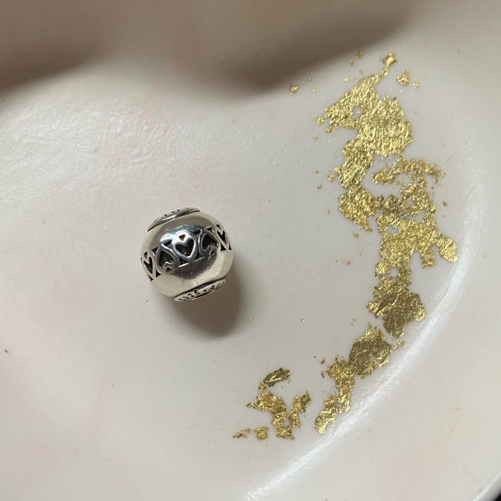 Pandora essence love charm